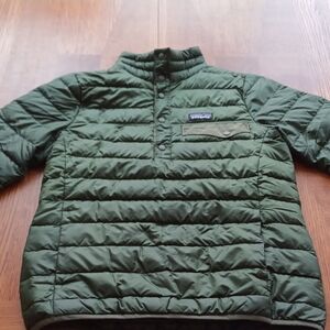 Patagonia Green Pull Over Puffer Jacket
